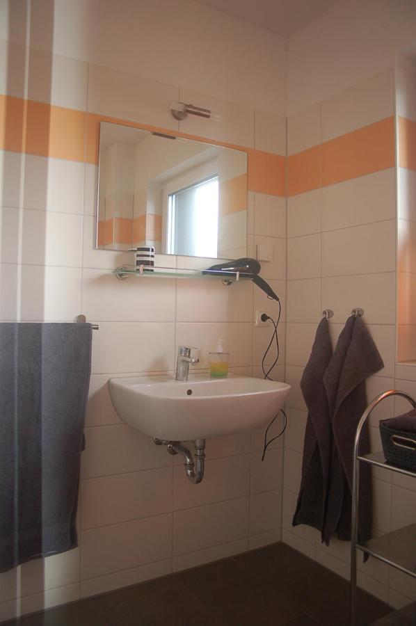 Behagliches Ferienhaus Zaunkoenig -Mit Kamin Und Sauna Tanne Εξωτερικό φωτογραφία